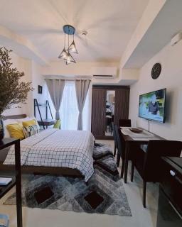 Cozy Earth-tone Studio at Inspiria near Abreeza Mall with City View Balcony - 0