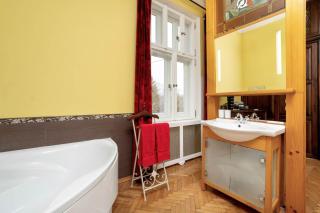Studio in historical Tiffany Villa with Garden by Noclegi Renters - 5