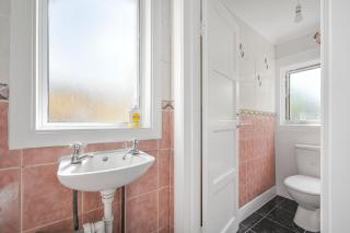 Contractors - Businesses - Families - Long term Stays - Free parking - 7