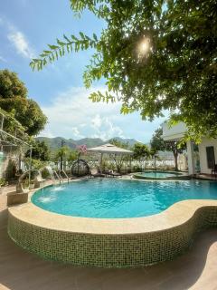 Phuong Linh Beach Villa - 6