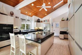 5BR Golf View Short Beach Walk with Heated Pool - 8