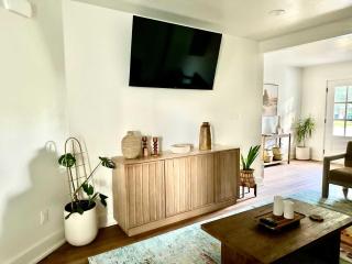 Southwest x Southeast 3BR 2BA - 8