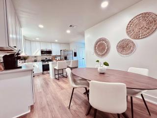 Southwest x Southeast 3BR 2BA - 6