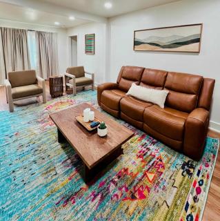 Southwest x Southeast 3BR 2BA - 0