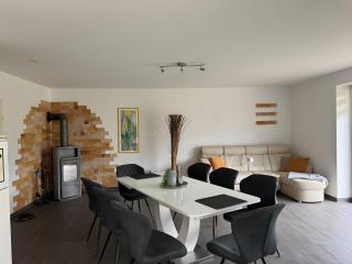 Großes Ferienhaus Im Grünen - - 5