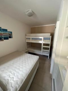 Apartamento em Riviera de São Lourenço com piscina aquecida e serviço de arrumação - 1