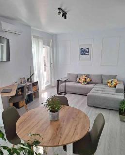 Modern Two-Bedroom Apartment with Private Terrace - Cracovia - 0
