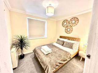 Paddington Beautiful Two Bedroom Apartment - 3