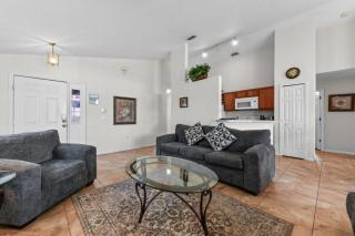 Cozy 4BR Pool Home with Game Room Near Disney villa - 1