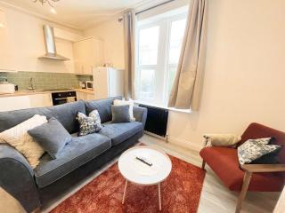 Two bedroom first floor flat in Redland - 8