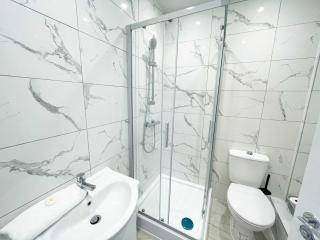 Two bedroom first floor flat in Redland - 3