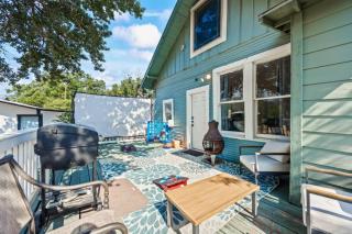 Group Getaway with Backyard Theater Close to River Walk - 4