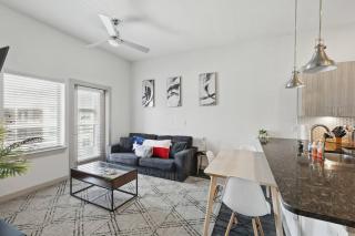 Modern 1BR near TPC Golf Free Parking and Wifi - 7