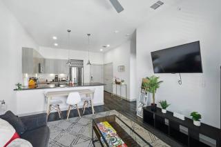 Modern 1BR near TPC Golf Free Parking and Wifi - 1