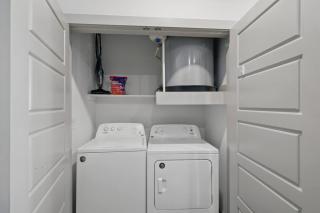 Modern 1BR near TPC Golf Free Parking and Wifi - 1
