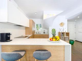 Elegant Townhouse with Private Pool Orient Bay - 3