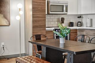 Modern Uptown Dallas Retreat - 2