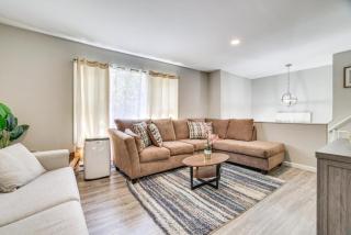 Family Cabin with Hot Tub Game Room Tobyhanna - 5