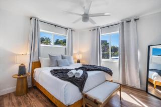 4BR 2BA Sleeps 8 North Miami Villa with Private Pool Ping Pong Gated - 6