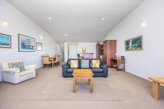 QV Stays Waterfront Elegance on Princes Wharf - 1