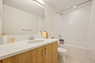 Cozy 2BR BSMT Suite with Board Games and Netflix - 2