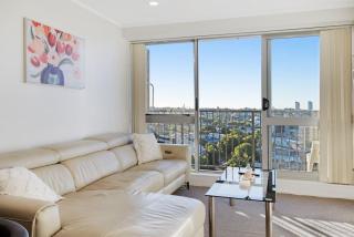 City Vista Apt with Views - Pool and Gym - 1