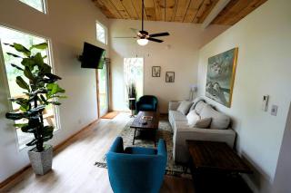 Luxe 2BR Cabin with Deck and Creek View - Working Farm - 5