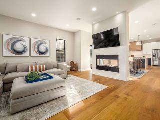 High End New Build, Rooftop Hot Tub, City Views - 8