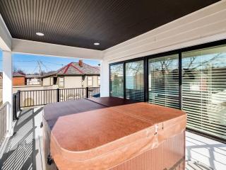 High End New Build, Rooftop Hot Tub, City Views - 7