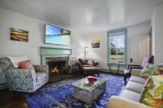 3BR Farmhouse with Porch Fire Pit Horseshoe Pit - 5