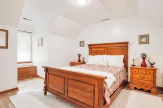 Spacious 3BR with Dock on Working Farm with Pool Table - 8