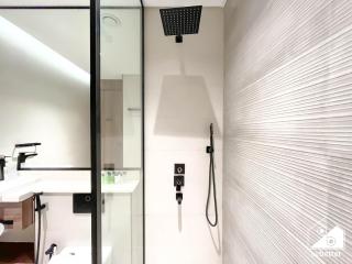 Exclusive 1BR, Modern Comfort & Prime Location - 2