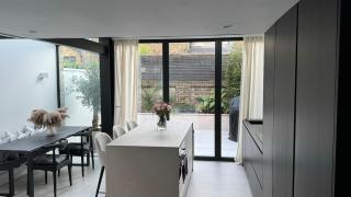 Modern Flat in Clapham North, London - 0