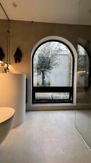 Modern Flat in Clapham North, London - 4