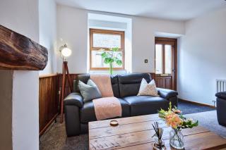 Above Rubies- The Old Shuttleworks, Cozy Cottage - 3