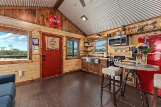 Hill Country Cabin - Cozy Rustic Getaway - 3
