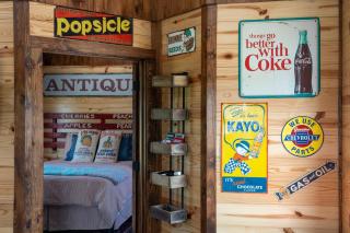 Hill Country Cabin - Cozy Rustic Getaway - 1