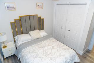 Luxury One Bedroom Private Apartment just 7 minutes from the Airport - 6