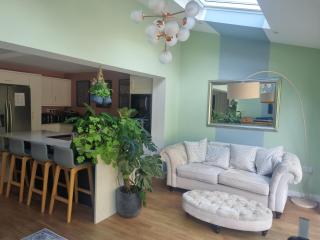 Fab 2 double bed detached house - Peterborough - 3