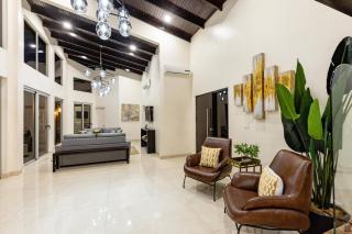 Sunset Ridge Ocean View & Infinity Pool - 2