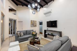 Sunset Ridge Ocean View & Infinity Pool - 3