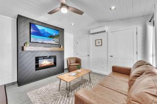 This is IT Cabin with a hot tub fire pit & indoor pool - 2