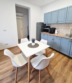 Esther Line Apartments - 4