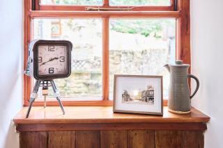 Above Rubies- The Old Shuttleworks, Cozy Cottage - 5