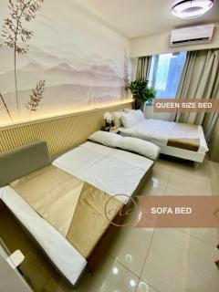 Modern Unit at Shore 2 Mall of Asia by Elle Suite - 9
