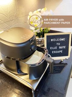 Modern Unit at Shore 2 Mall of Asia by Elle Suite - 3