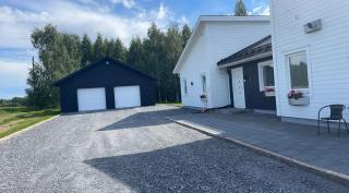 Modern house with lake property - 8