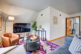 Across from St Luke's with AC Free Washer & Dryer - 1