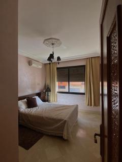 Modern 2-Bedroom Apartment in Gueliz - 2