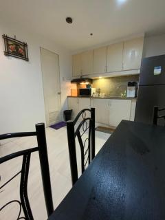 Condo 2 bedroom victoria de makati - 4